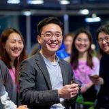 粉丝社群运营负责人陈思远，连接粉丝与内容创作，推动社区健康发展